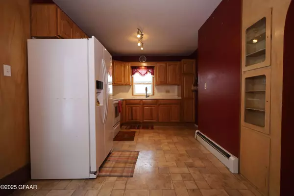 Hillsboro, ND 58045,215 3RD ST NE