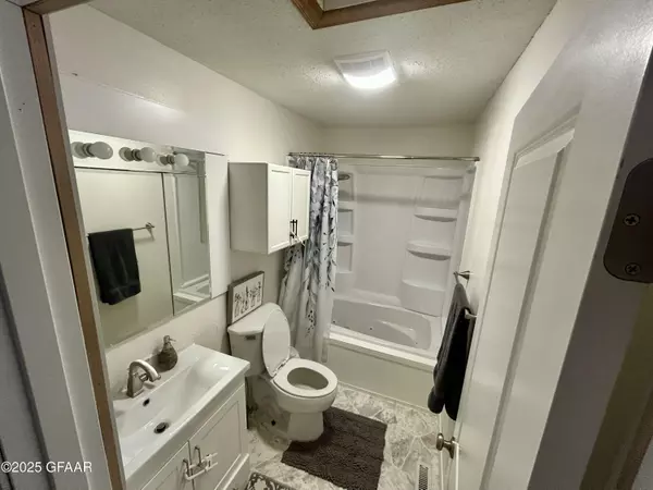 Warren, MN 56762,623 JOHNSON AVE