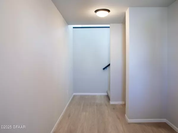 Grand Forks, ND 58201,1729 TOBI LN