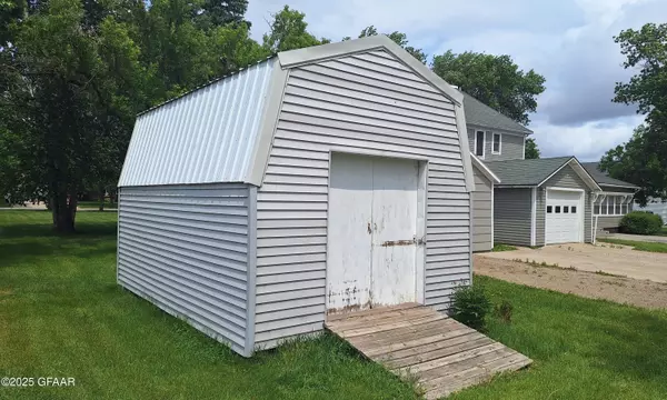 Hope, ND 58046,506 STEELE AVE