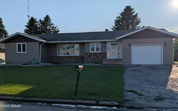 408 S 4TH ST, Drayton, ND 58225