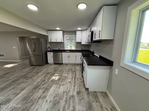 Buxton, ND 58218,511 IVES ST