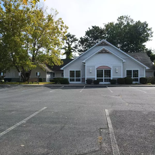 14 Manor DR, Queensbury, NY 12804