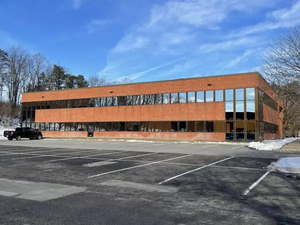 5 Columbia CIR, Albany, NY 12203