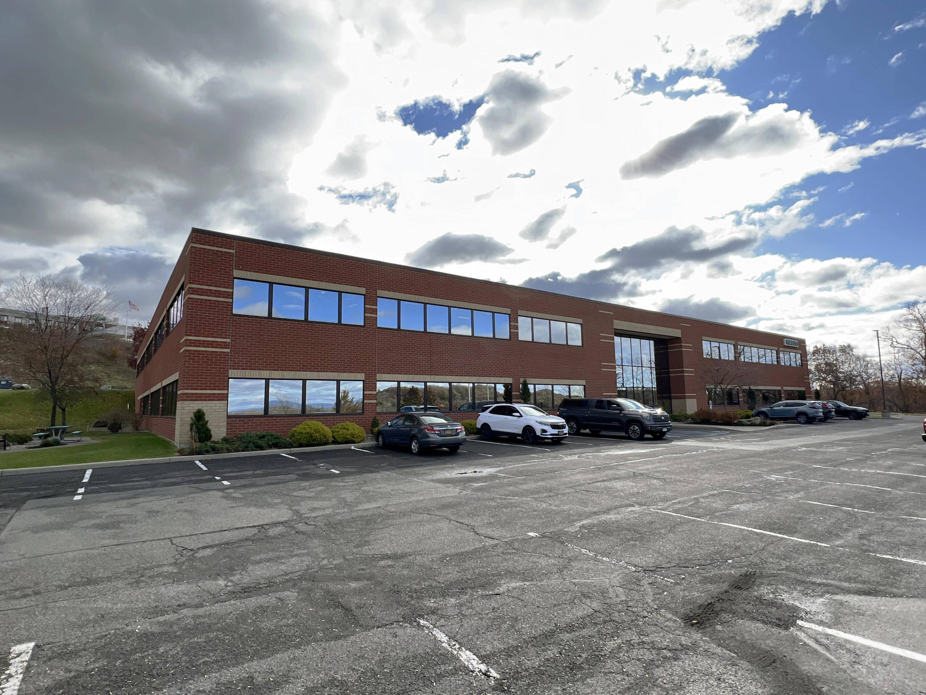 1 Empire DR, Rensselaer, NY 12144