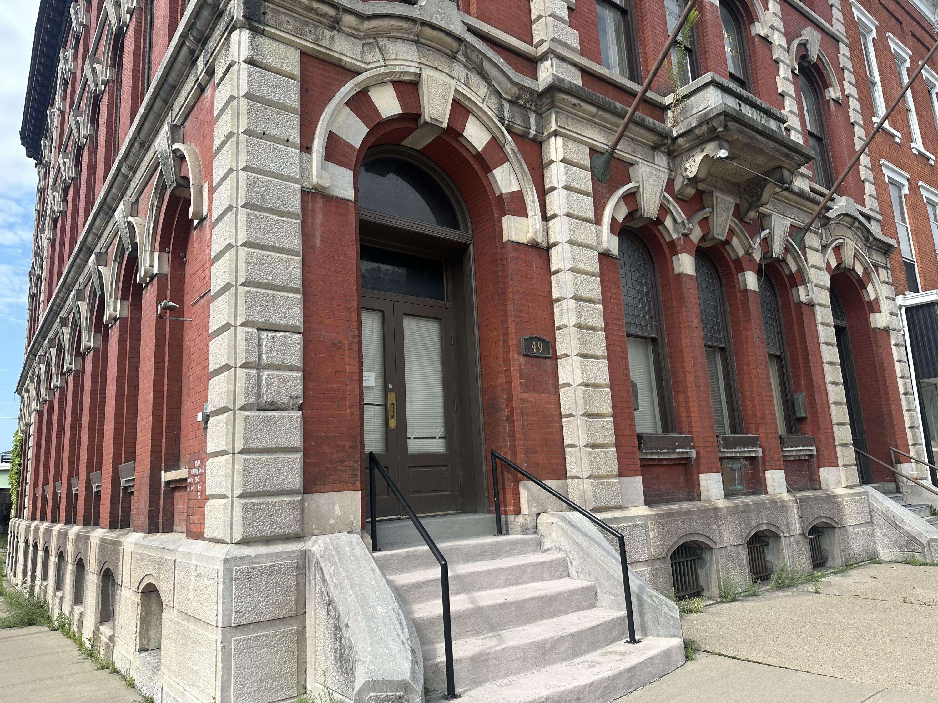 49 Main ST, Amsterdam, NY 12010