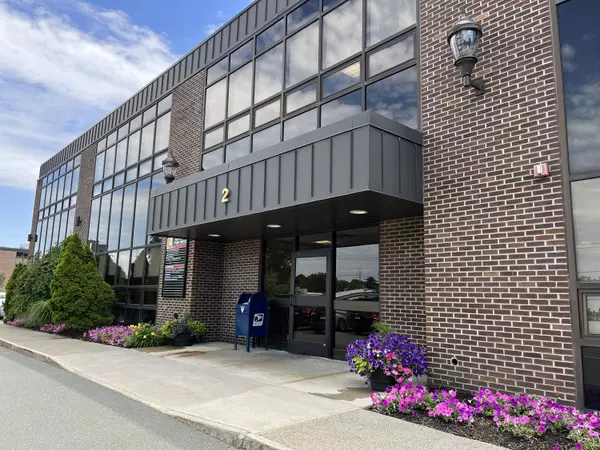 2 Executive Park DR, Albany, NY 12203