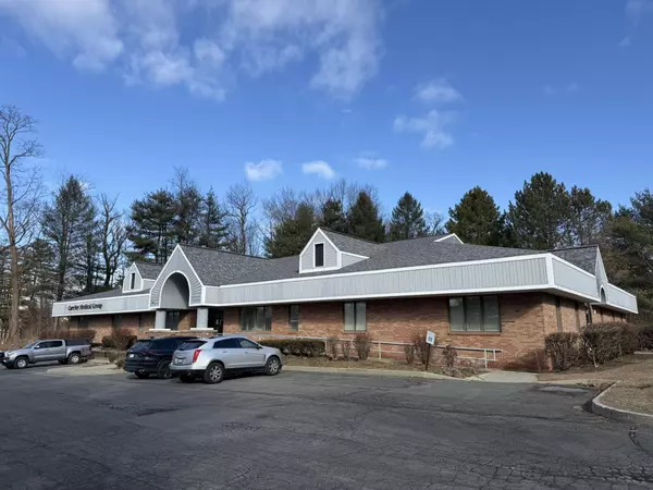 2 Chelsea PL, Clifton Park, NY 12065