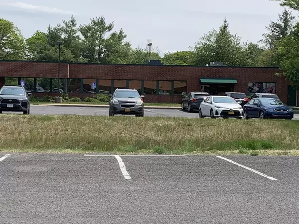 13 Columbia CIR, Albany, NY 12203