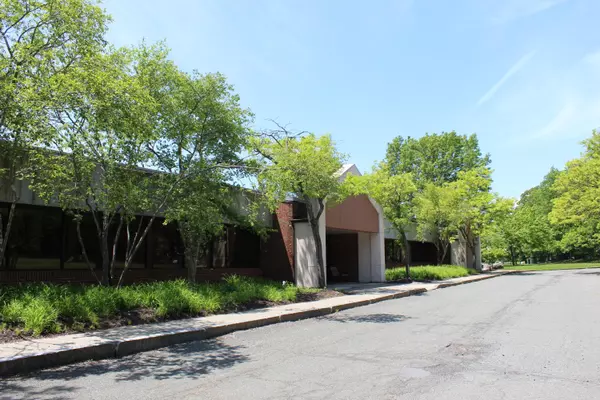200 Jordan RD, Troy, NY 12180