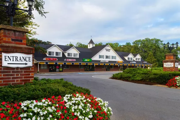 2568 WESTERN AVE, Guilderland, NY 12084