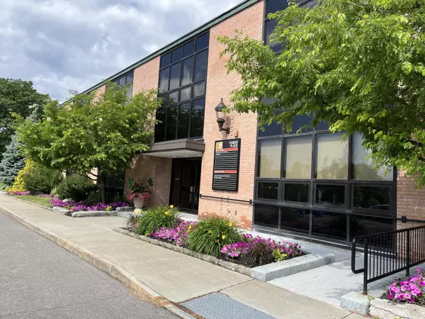 6 Tower PL, Albany, NY 12203