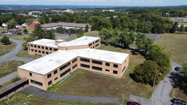 125 Bloomingrove DR, Troy, NY 12180