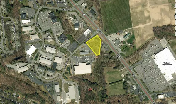 1572 Route 9, Halfmoon, NY 12065