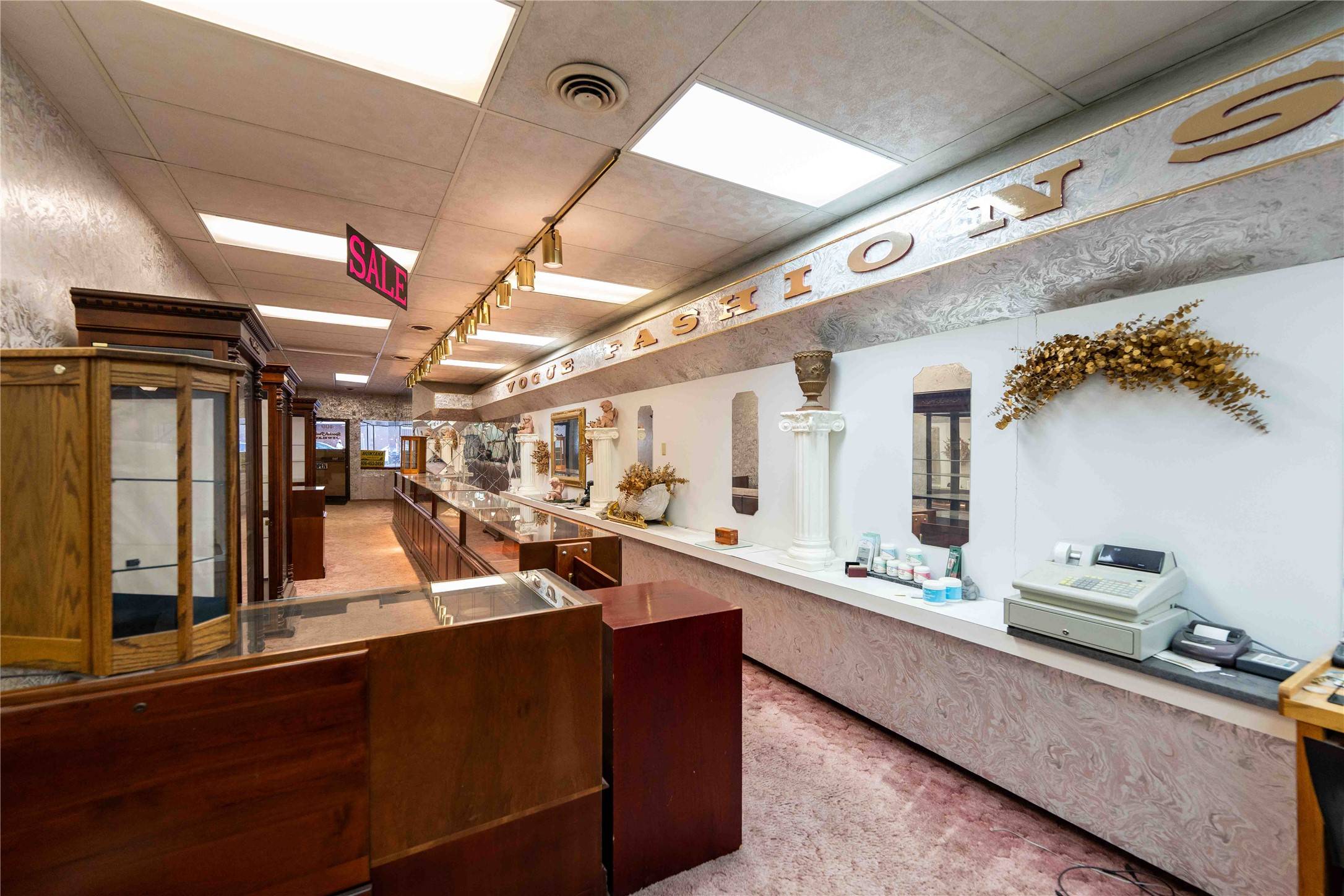 Great Falls, MT 59401,407 Central AVE