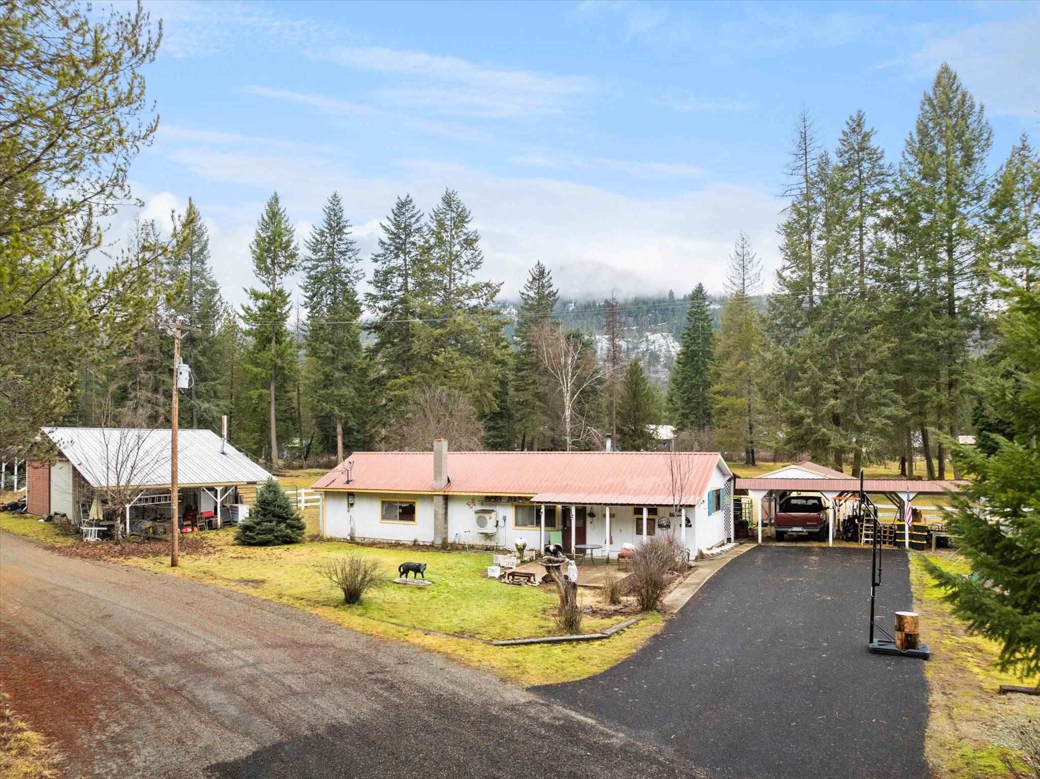 22 Center DR, Troy, MT 59935
