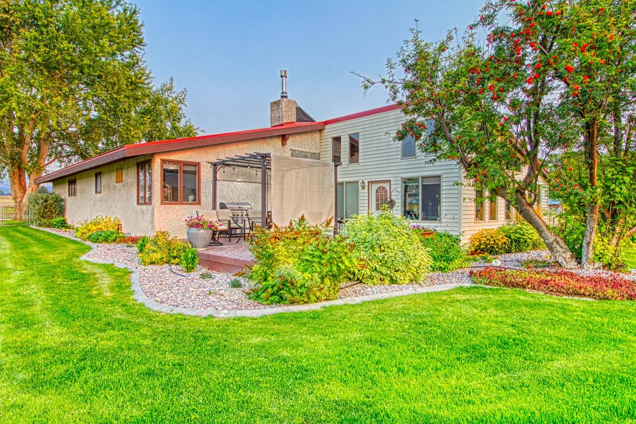1235 Arrow Horse LN, Corvallis, MT 59828
