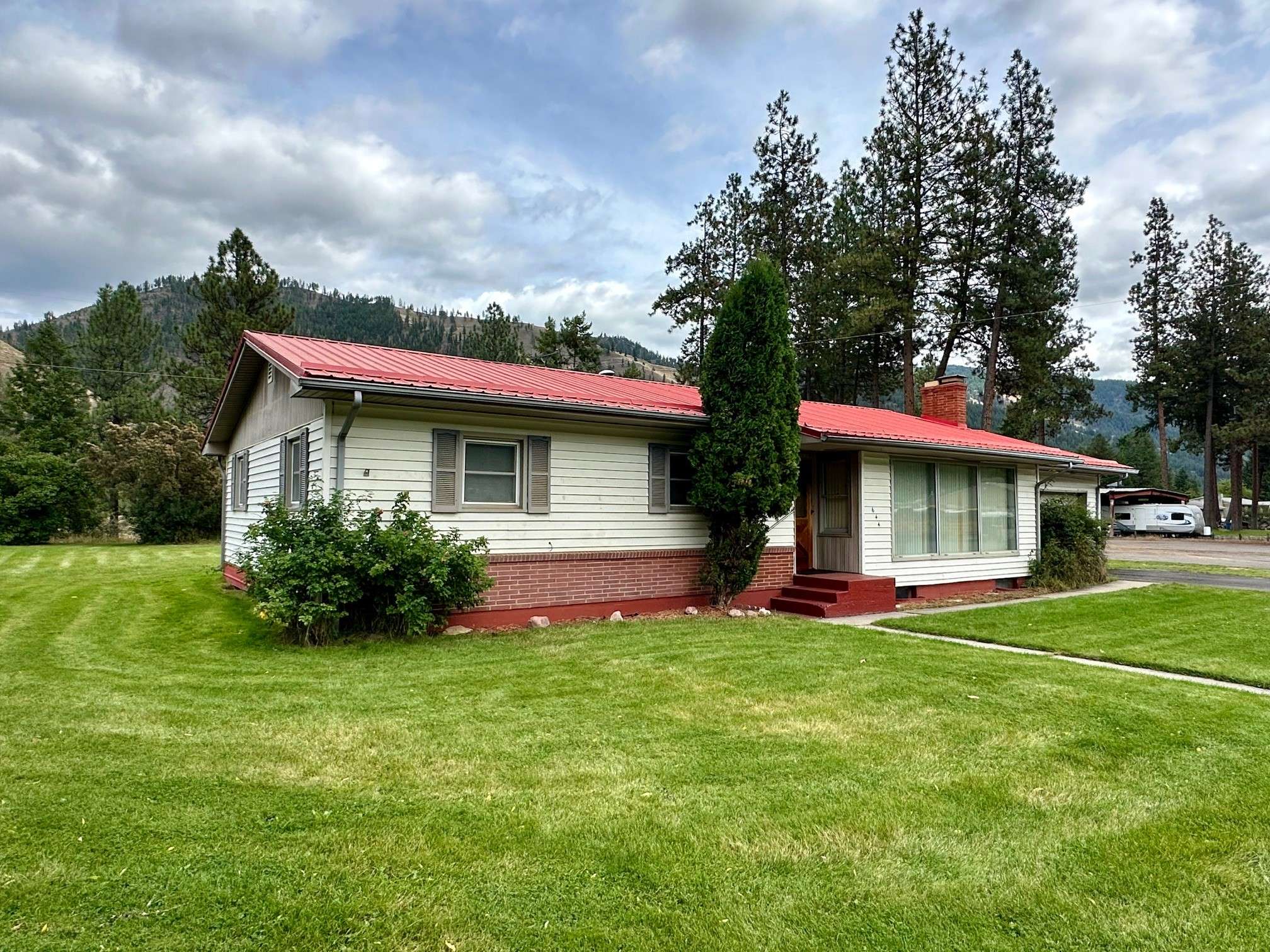 Superior, MT 59872,644 4th AVE E