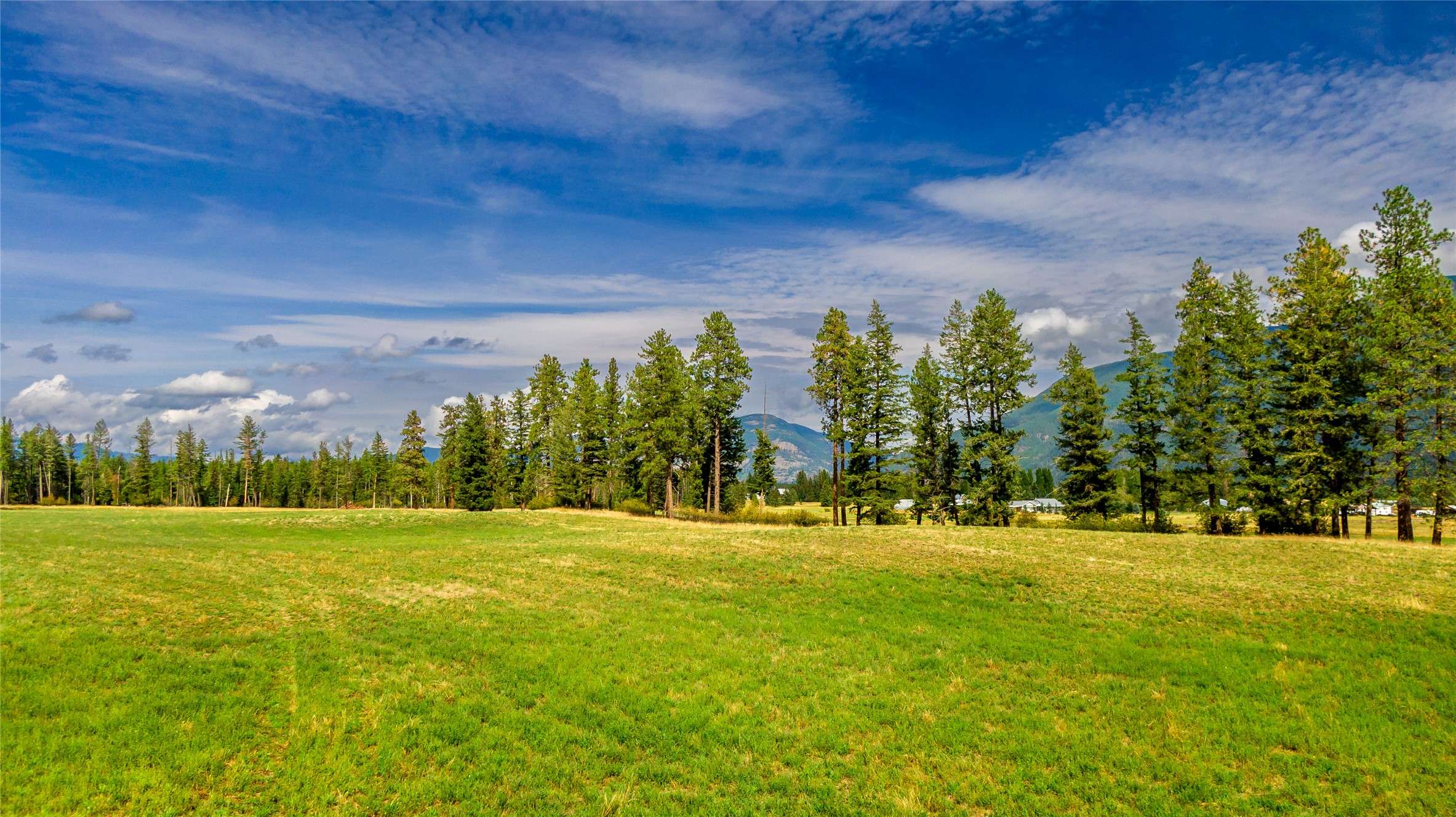 255 Patriots LN, Columbia Falls, MT 59912
