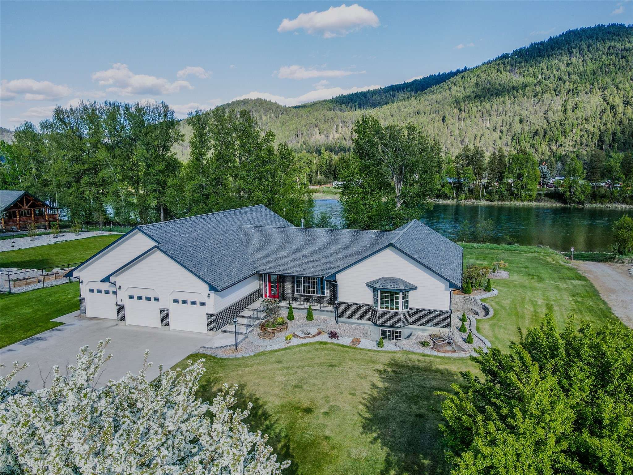 358 Edgewater DR, Libby, MT 59923