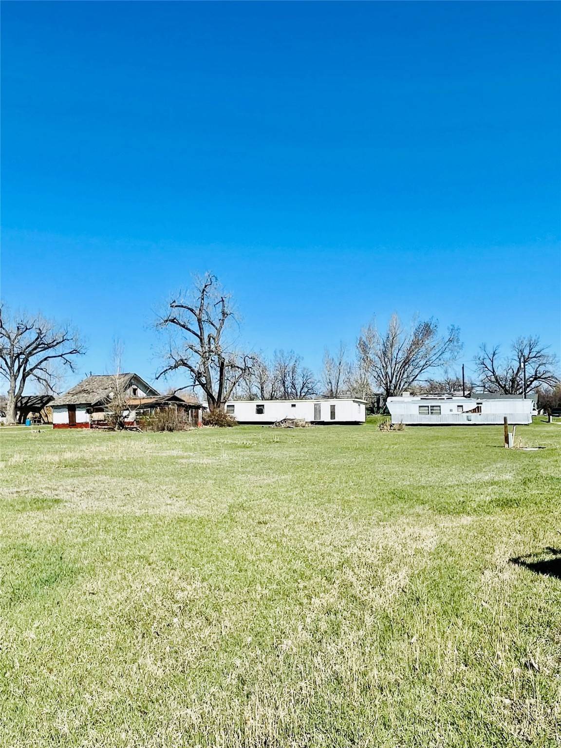 Chinook, MT 59523,1314 Missouri ST NW