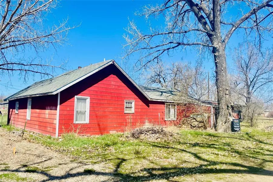 211 Illinois ST, Chinook, MT 59523