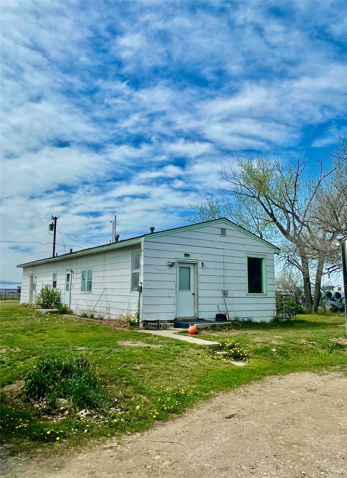 200 Cleveland RD, Chinook, MT 59523