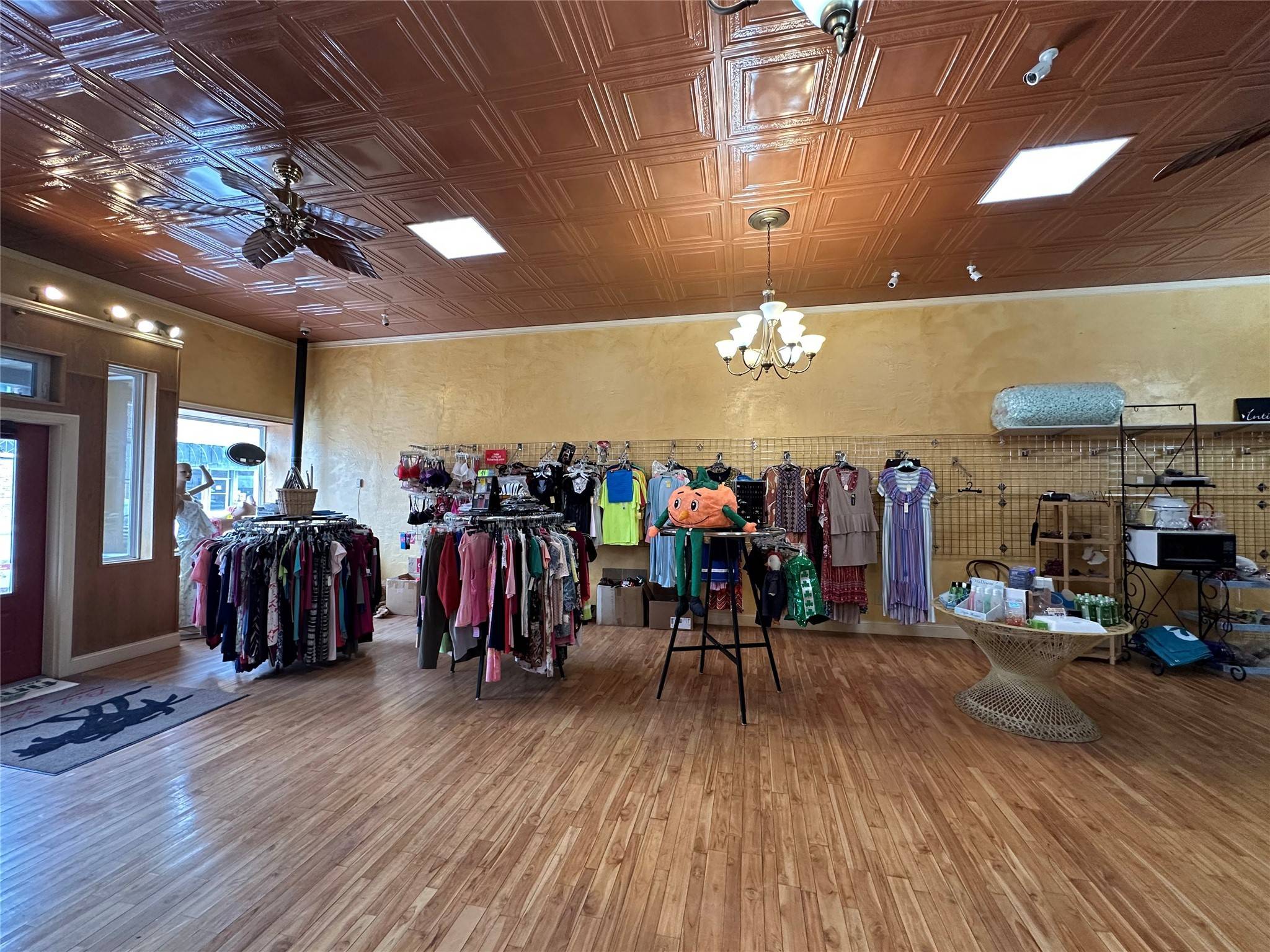 Lewistown, MT 59457,117 Main ST