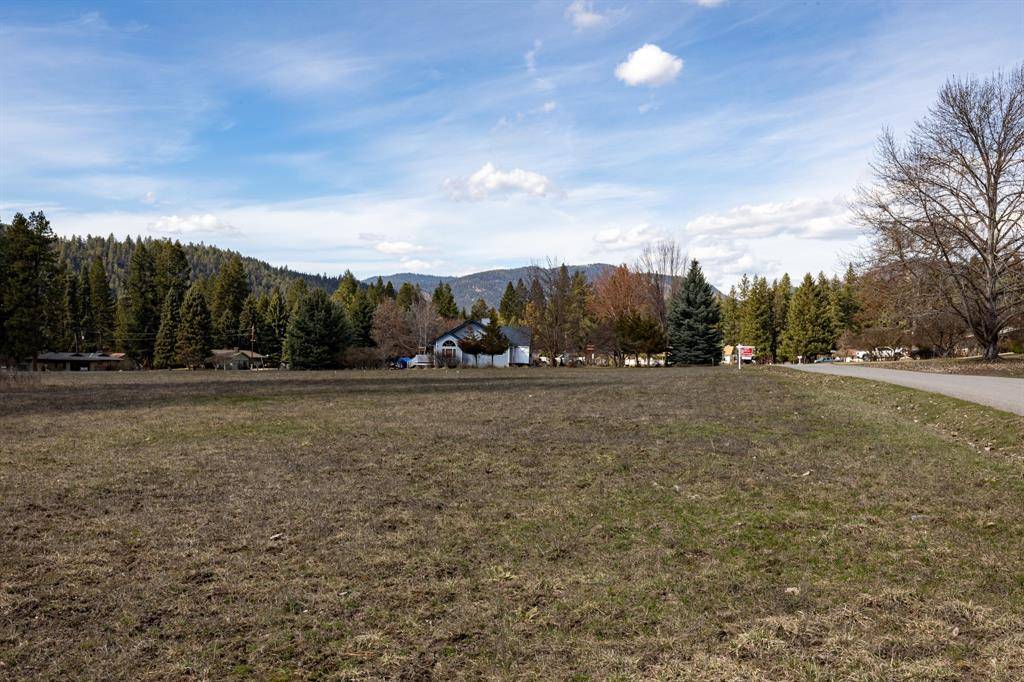 Libby, MT 59923,966 Greers Ferry RD