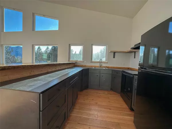 Thompson Falls, MT 59873,519 Grizzly DR