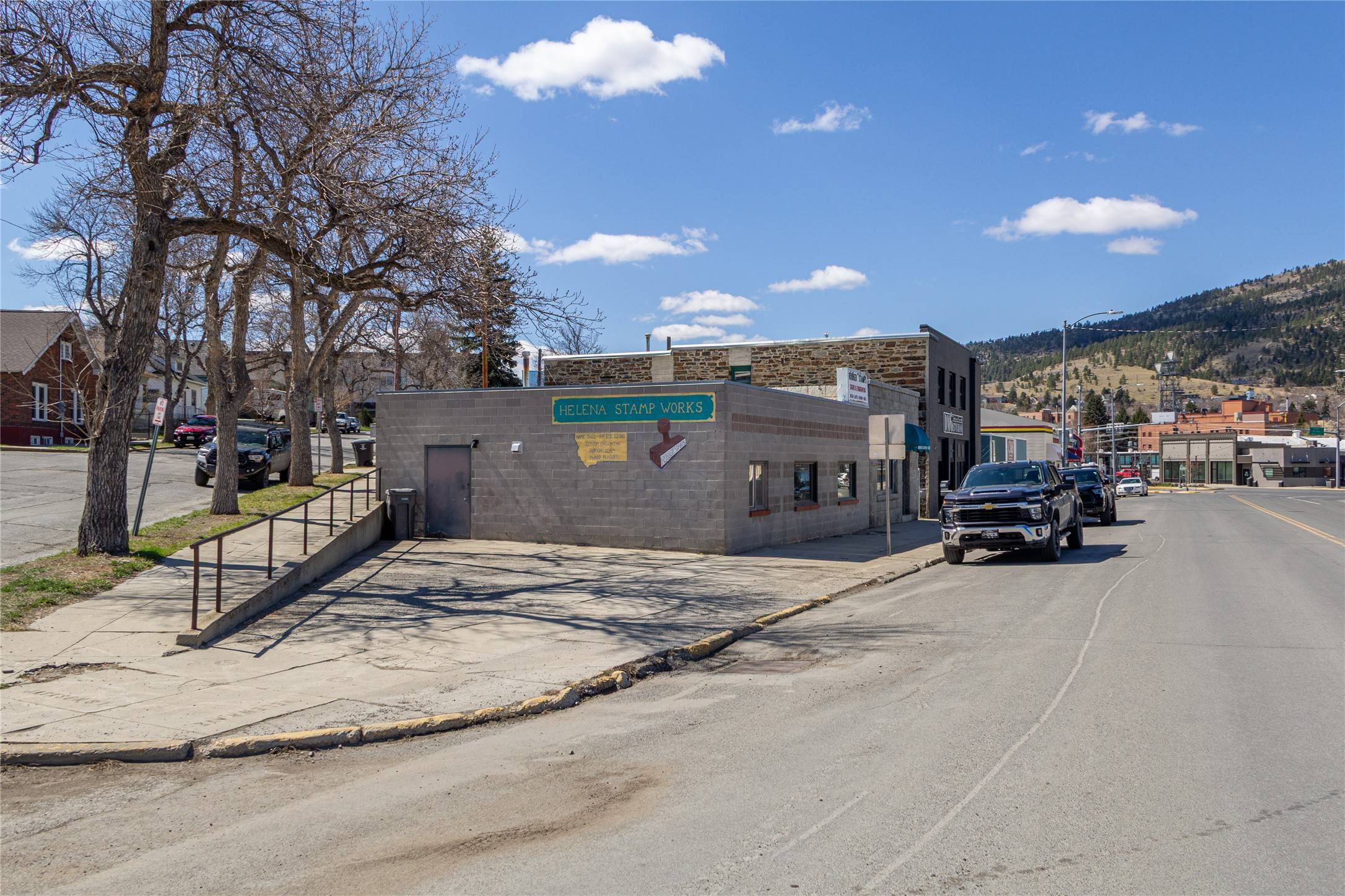 Helena, MT 59601,637 Helena AVE