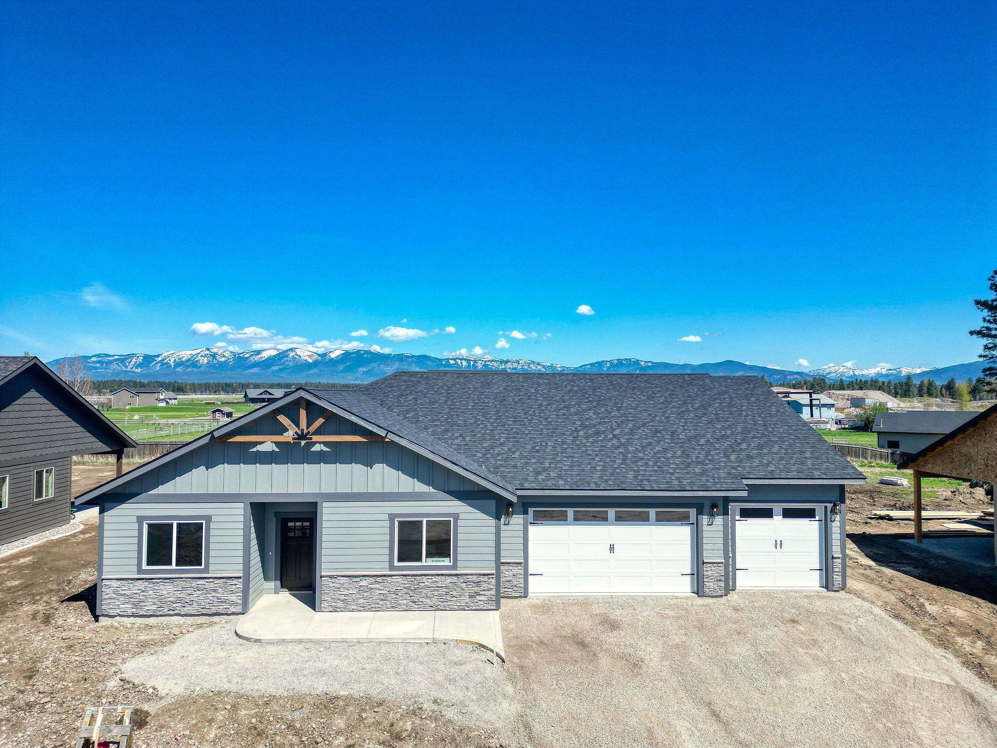 37 Hodgson CT, Columbia Falls, MT 59912