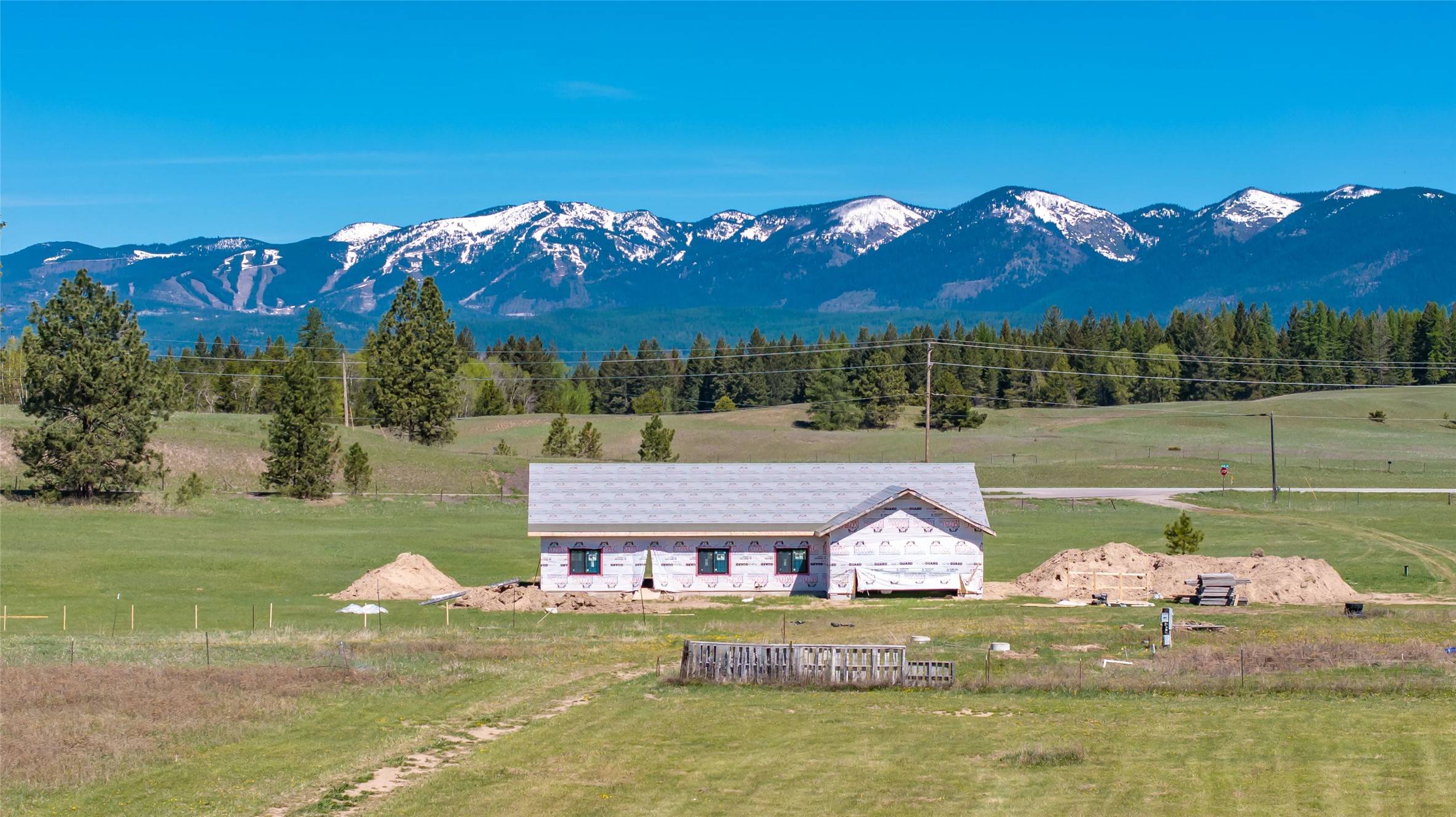 405 Sandy Hill LN, Columbia Falls, MT 59912