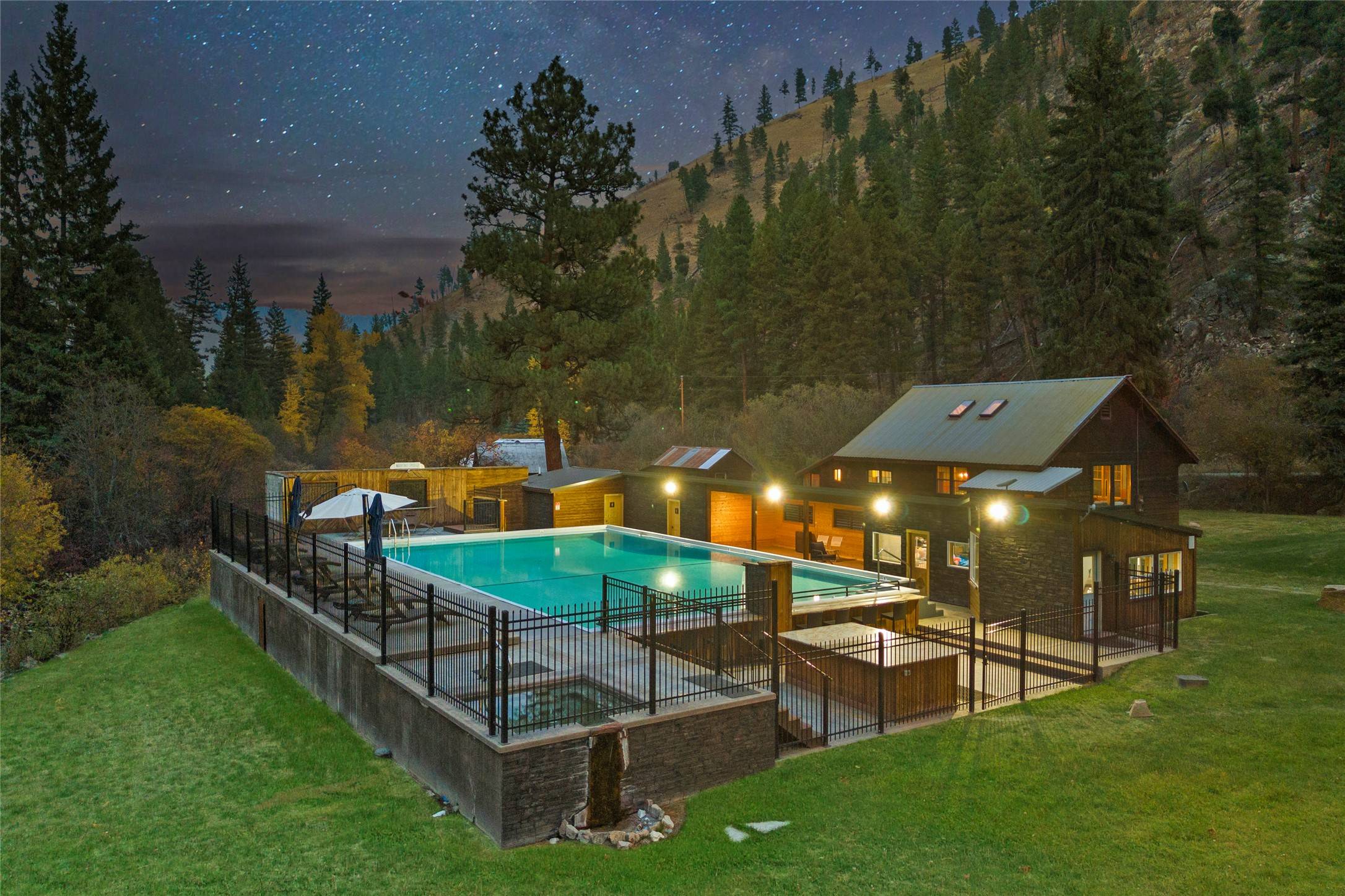 260 and 162 Medicine Springs RD, Conner, MT 59827