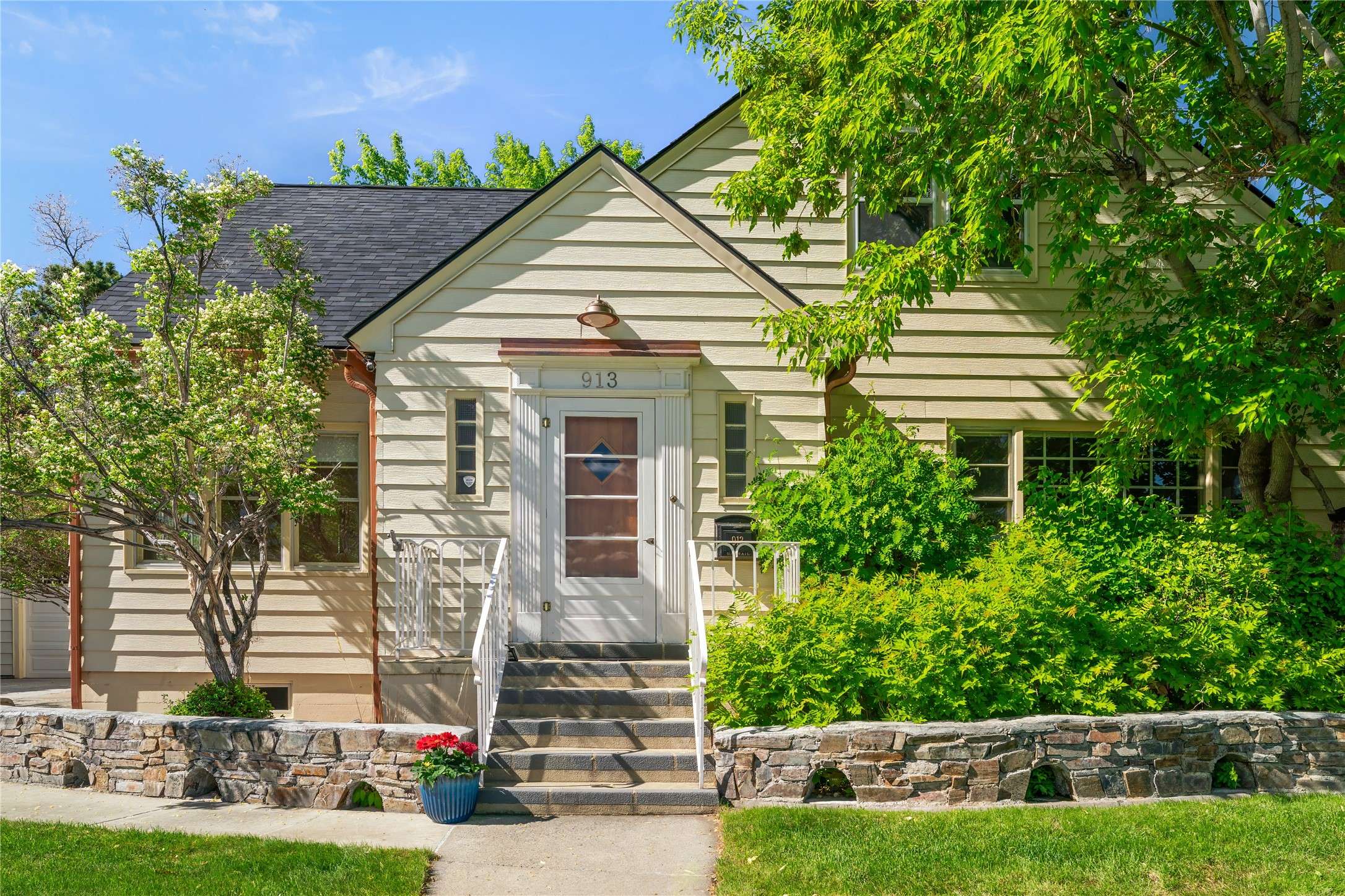 913 Stuart ST, Helena, MT 59601