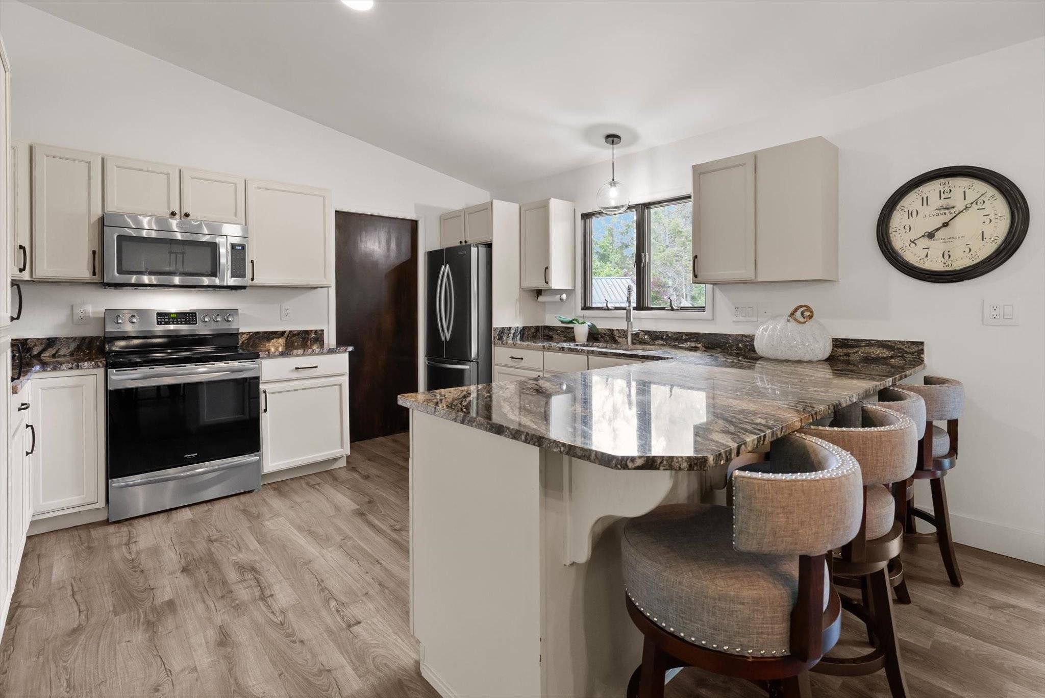 Whitefish, MT 59937,135 Sapphire CT