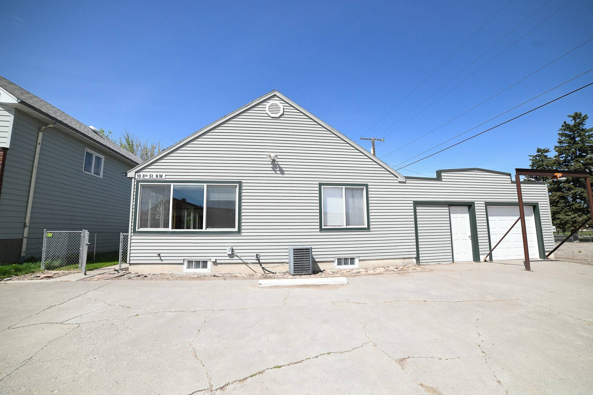 10 8th ST NW, Great Falls, MT 59404