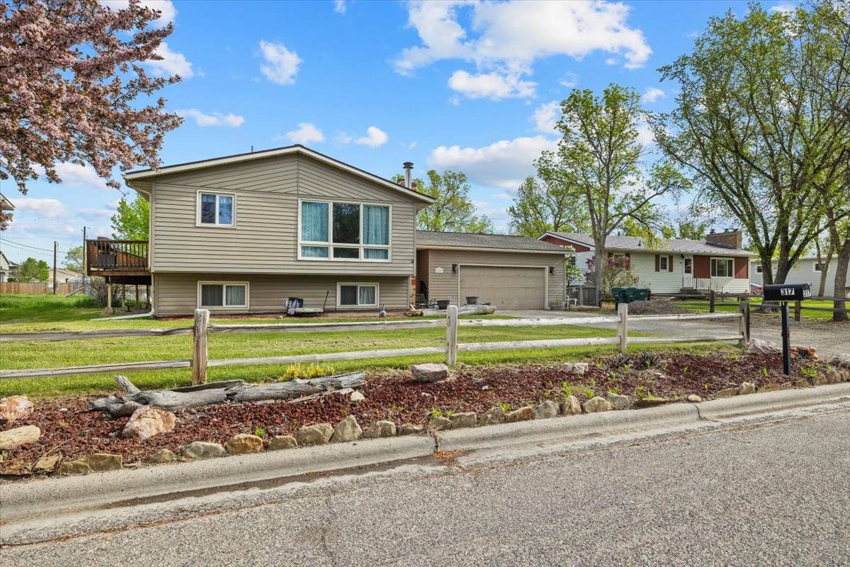 317 Stillwater LN, Billings, MT 59105