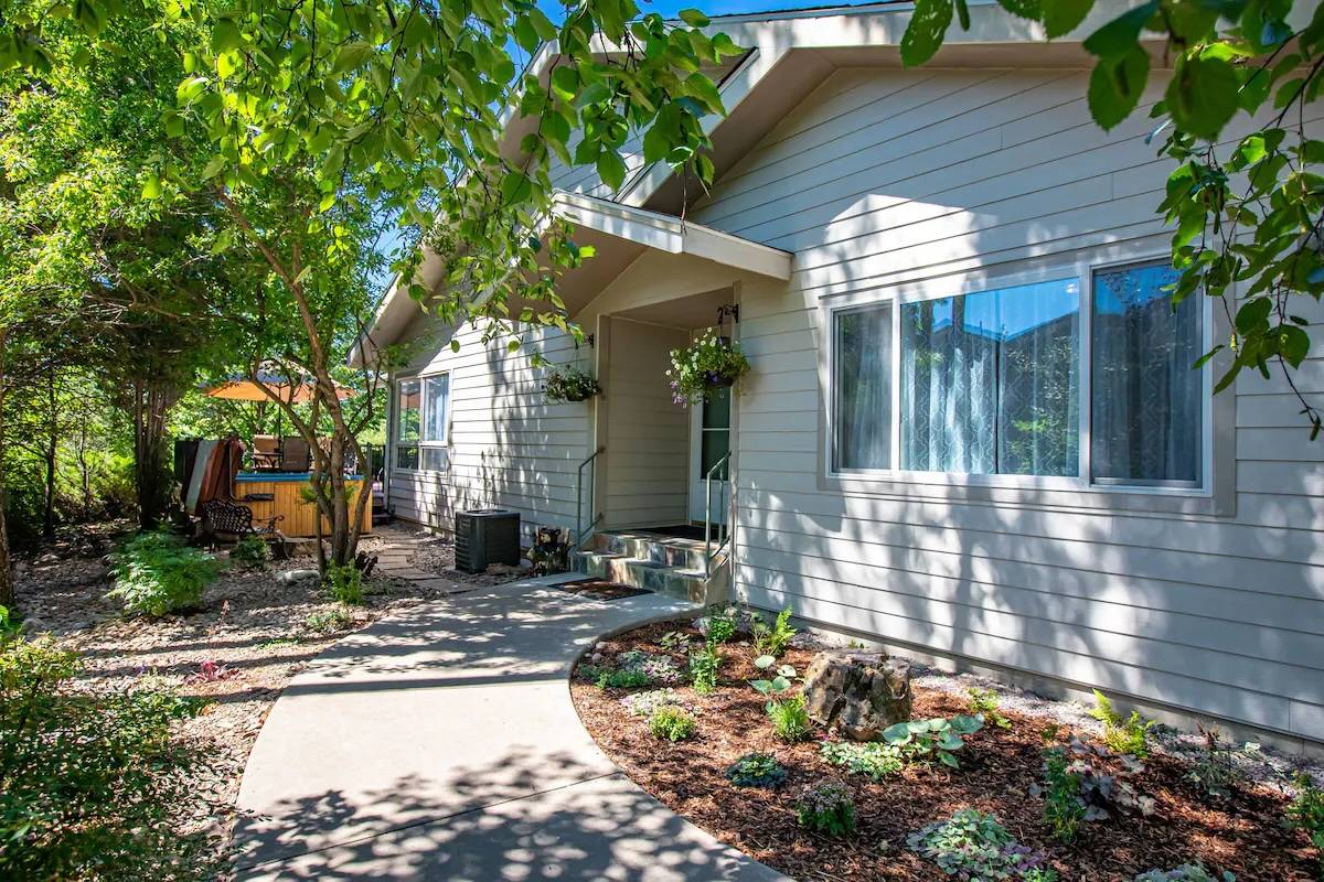 Columbia Falls, MT 59912,883 Saint Andrews DR