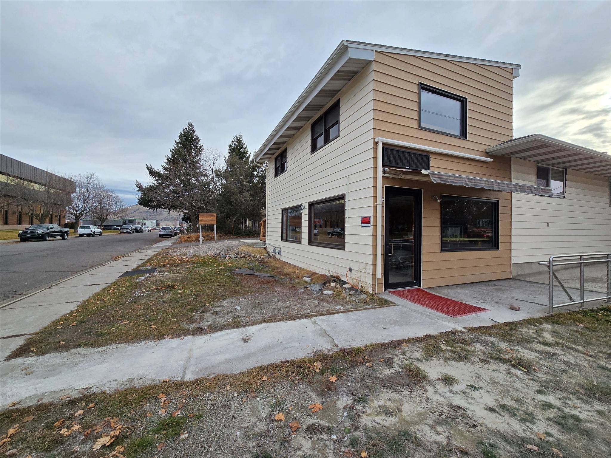 Missoula, MT 59801,1900 Russell ST #C
