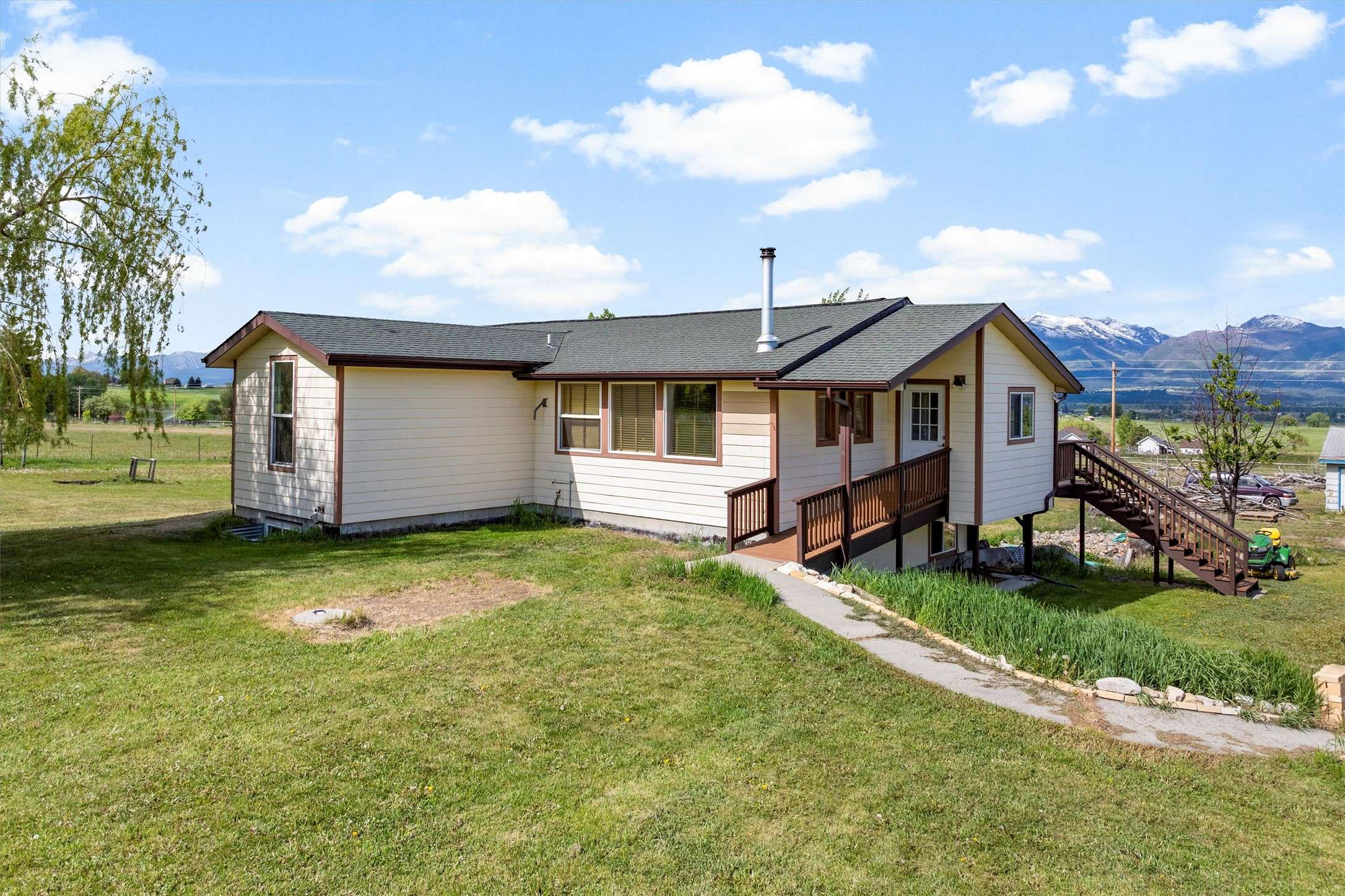 1456 Summerdale RD, Corvallis, MT 59828