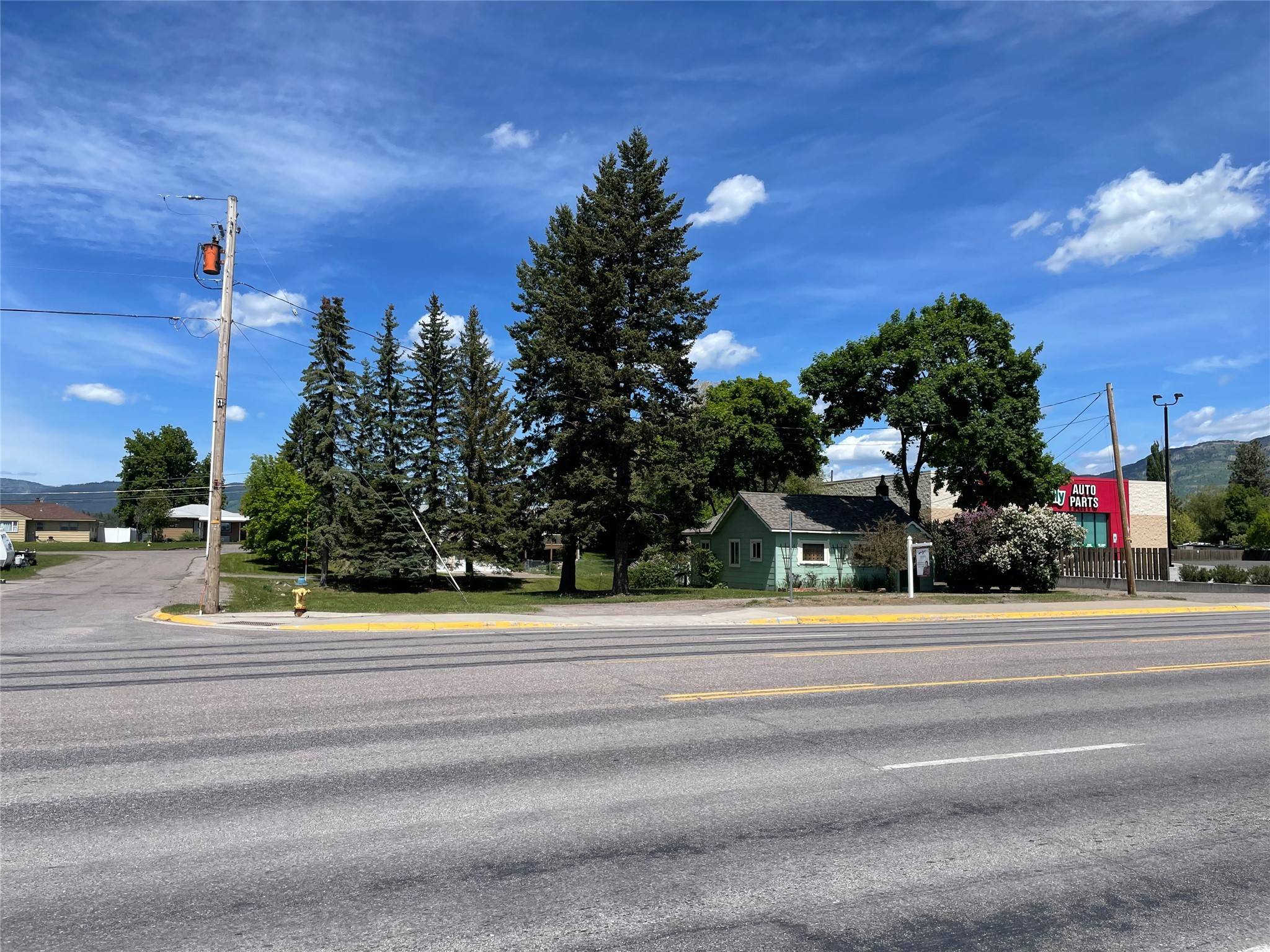 929 9th ST W, Columbia Falls, MT 59912