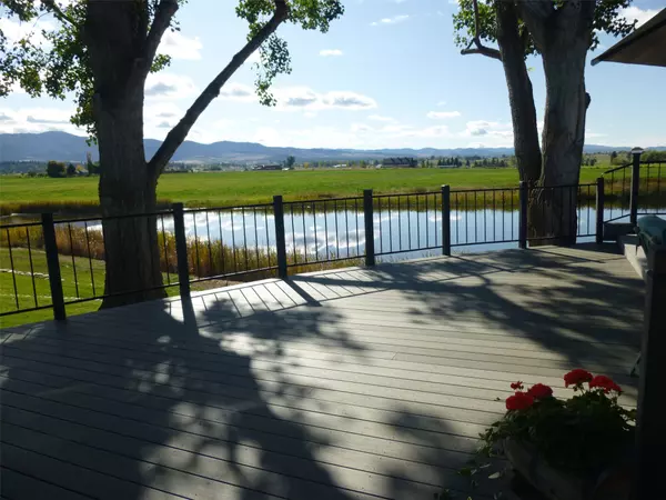 1340 Honey House LN, Corvallis, MT 59828