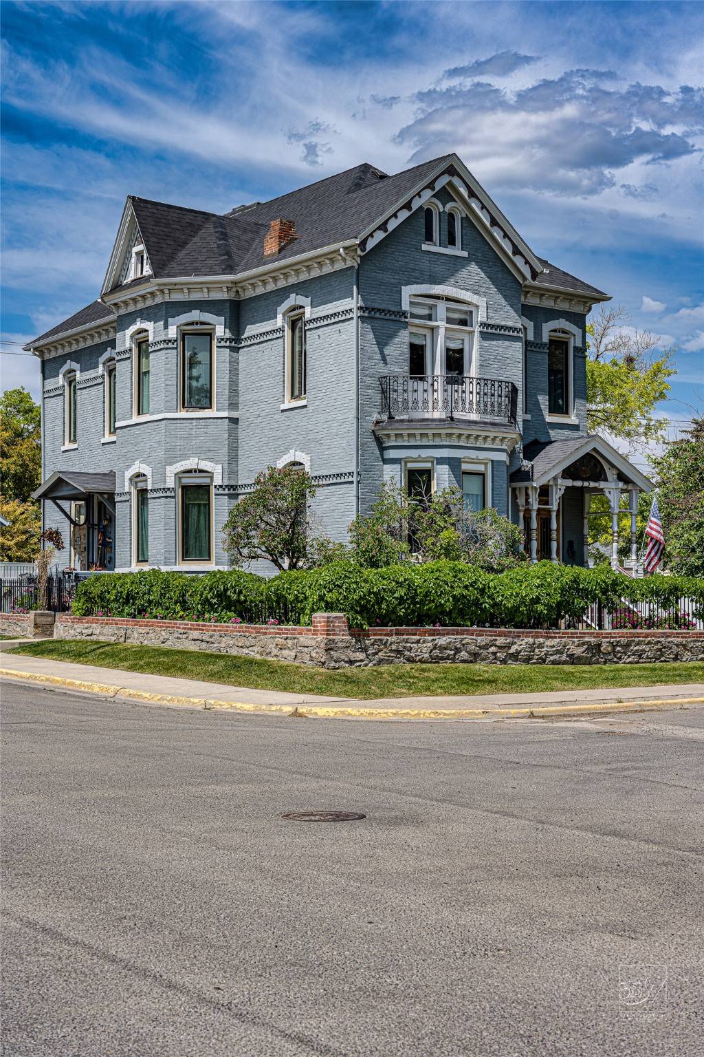 Helena, MT 59601,902 N Park AVE