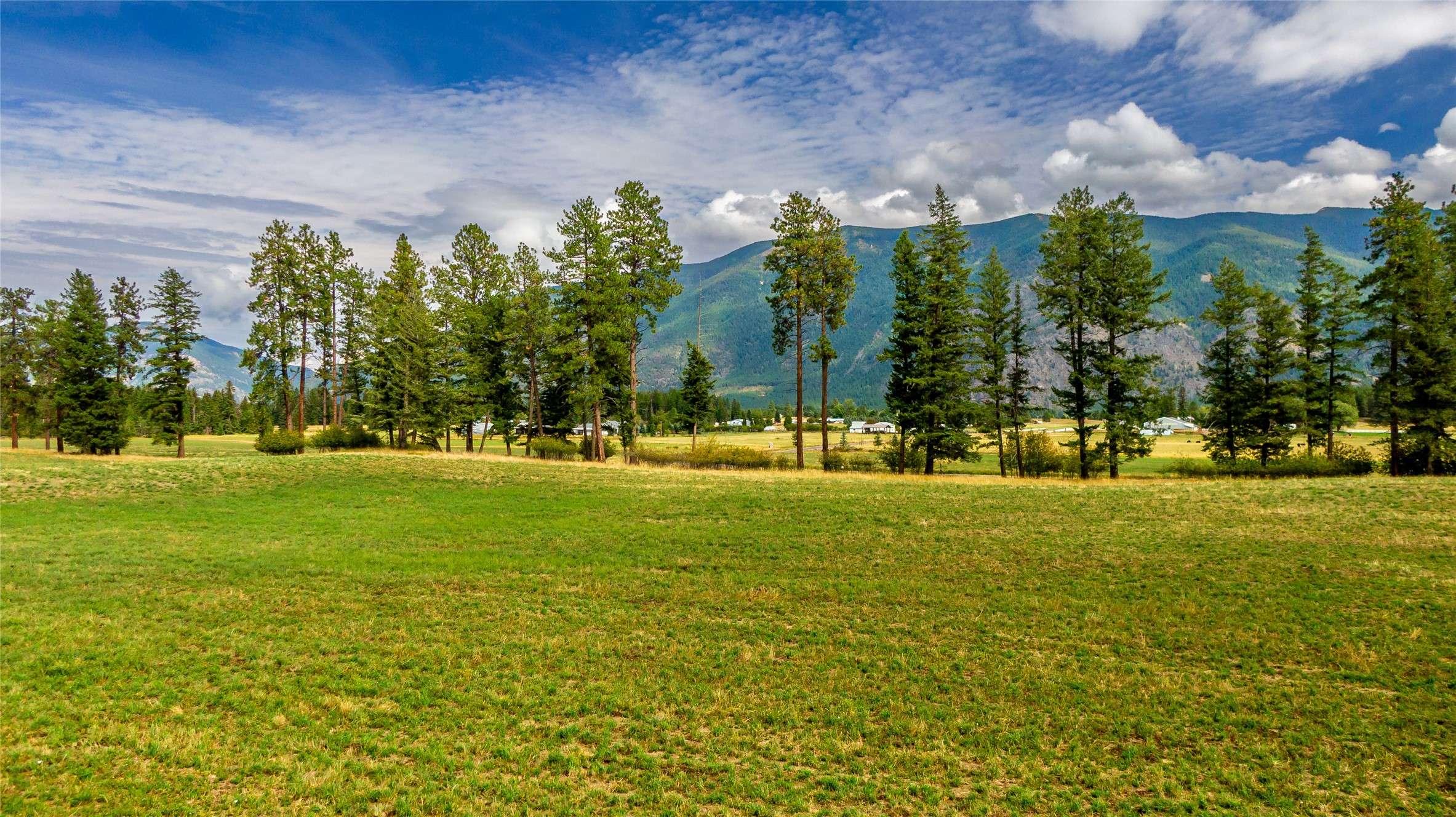 211 Patriots LN, Columbia Falls, MT 59912