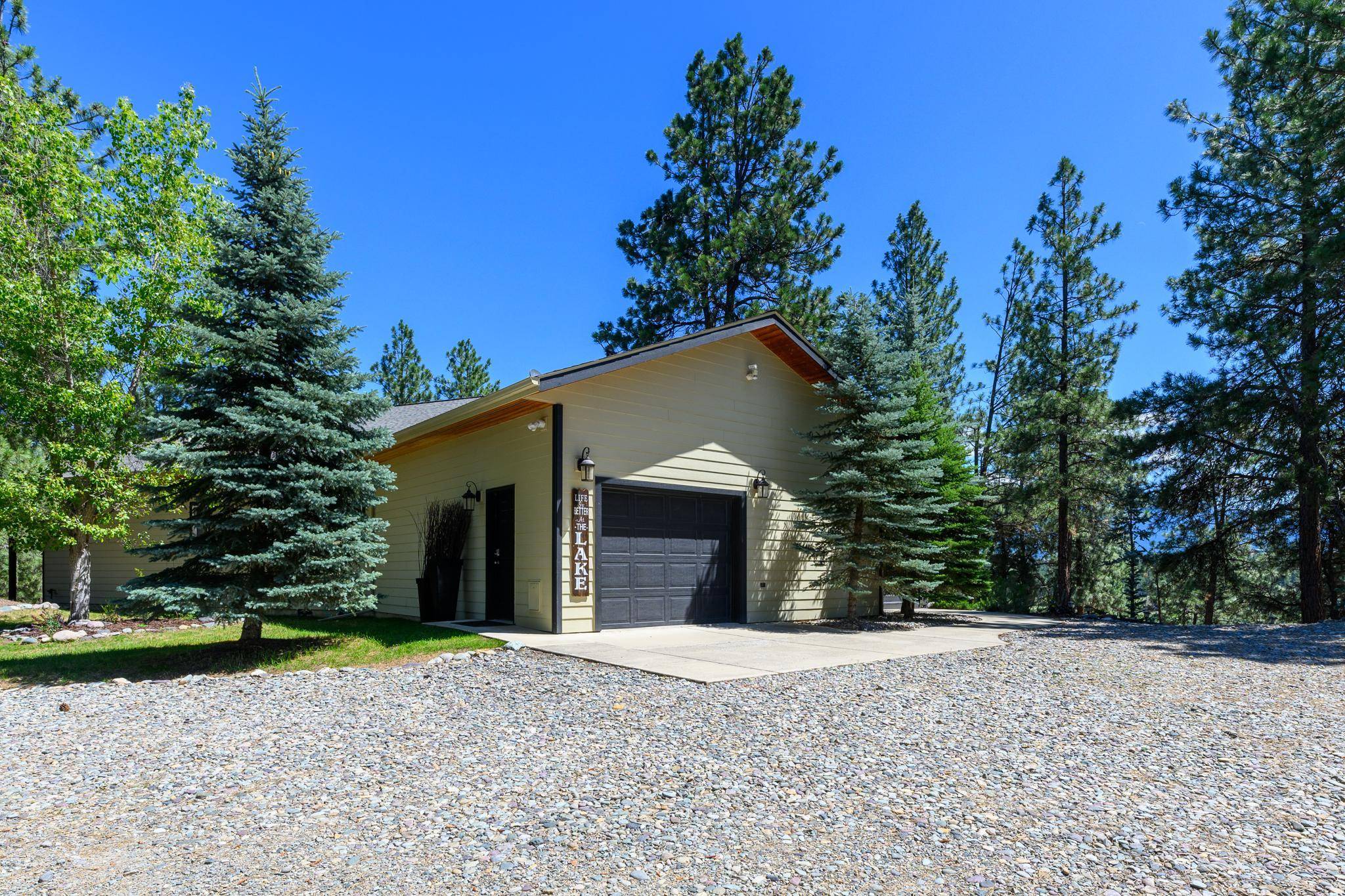 Eureka, MT 59917,2874 Sophie Lake RD