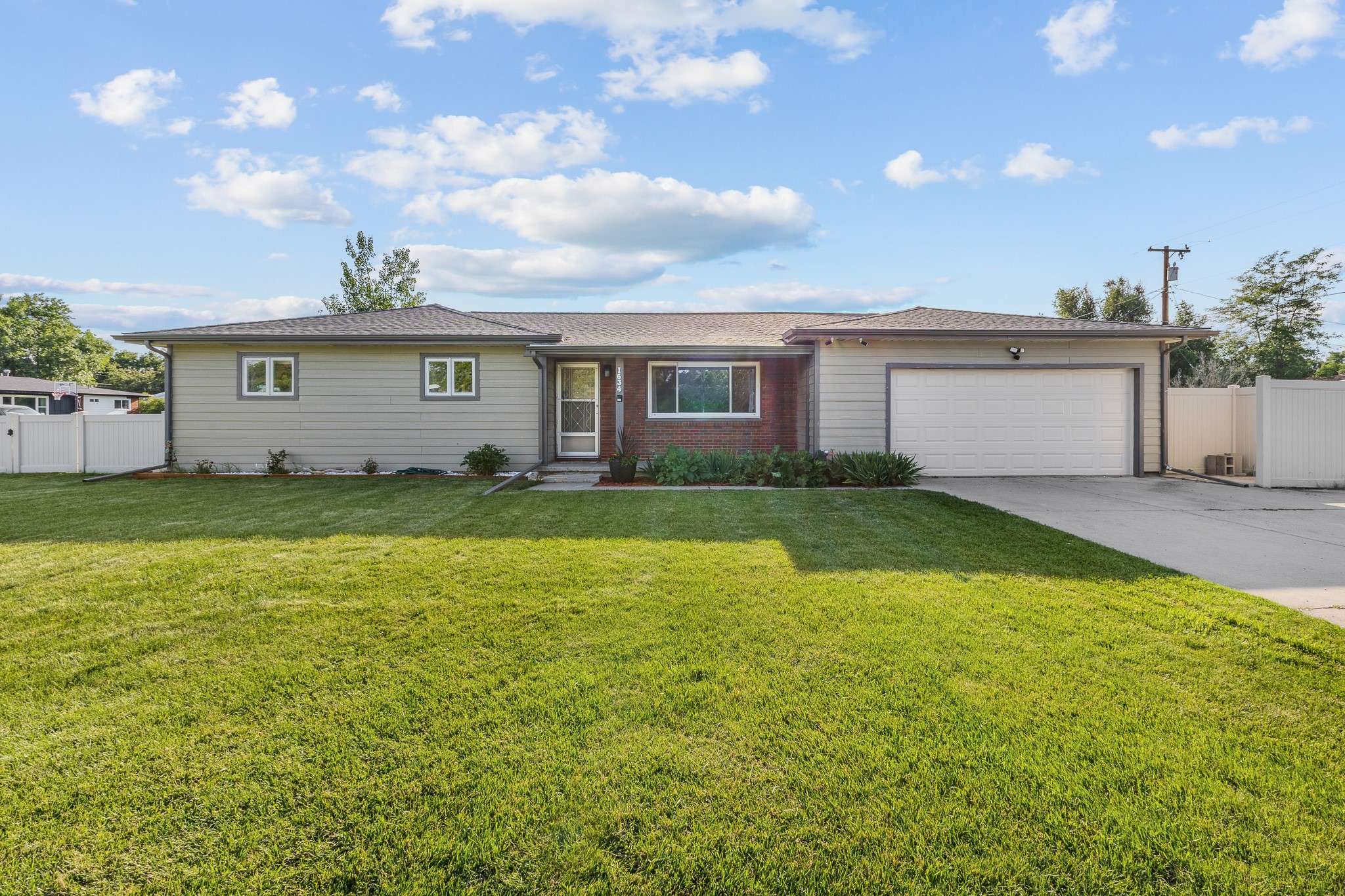 1634 Bitterroot DR, Billings, MT 59105