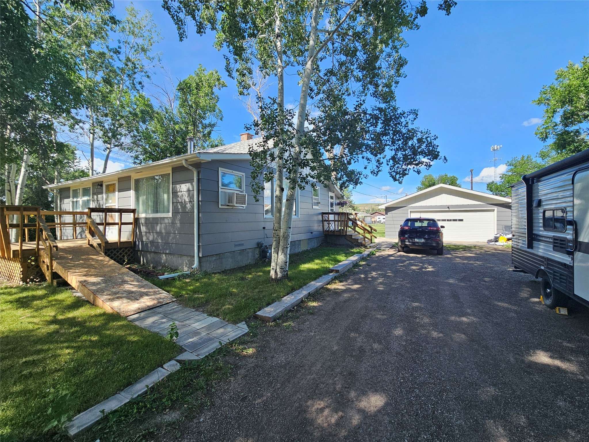 Great Falls, MT 59404,924 10th ST SW