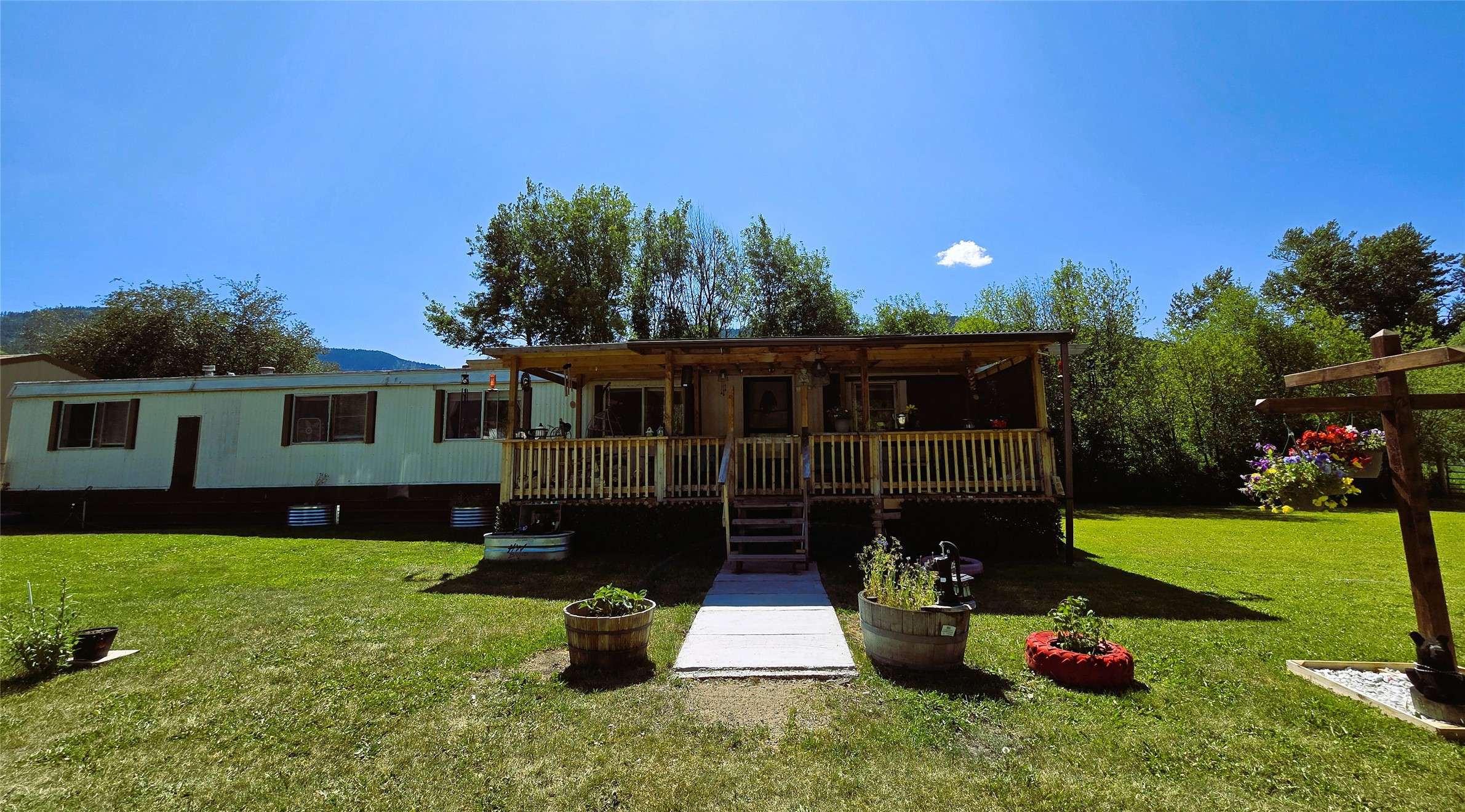 221 7th ST, Clinton, MT 59825