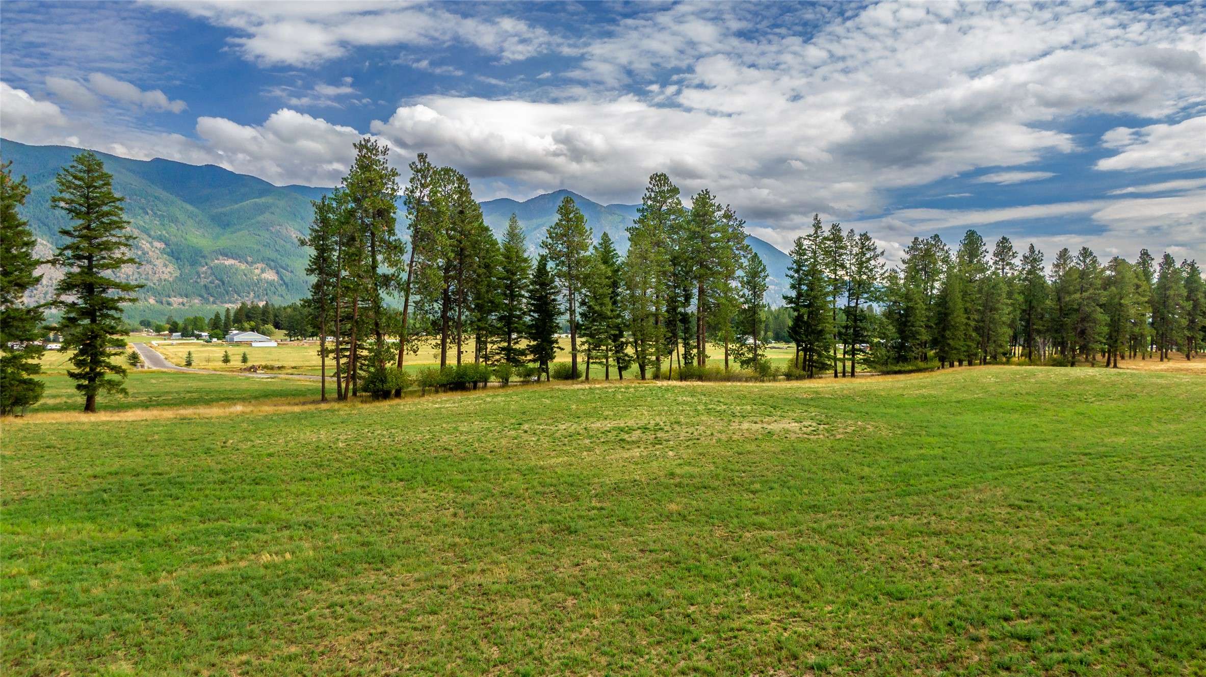 189 Patriots LN, Columbia Falls, MT 59912